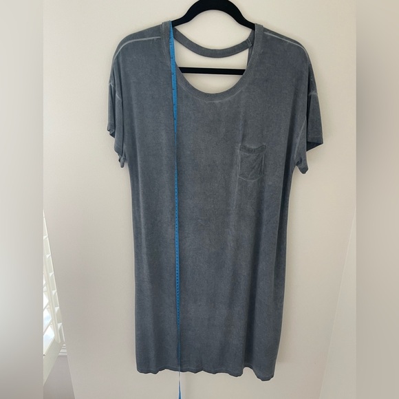 easel T-Shirt Dress - Size M - Picture 6 of 12